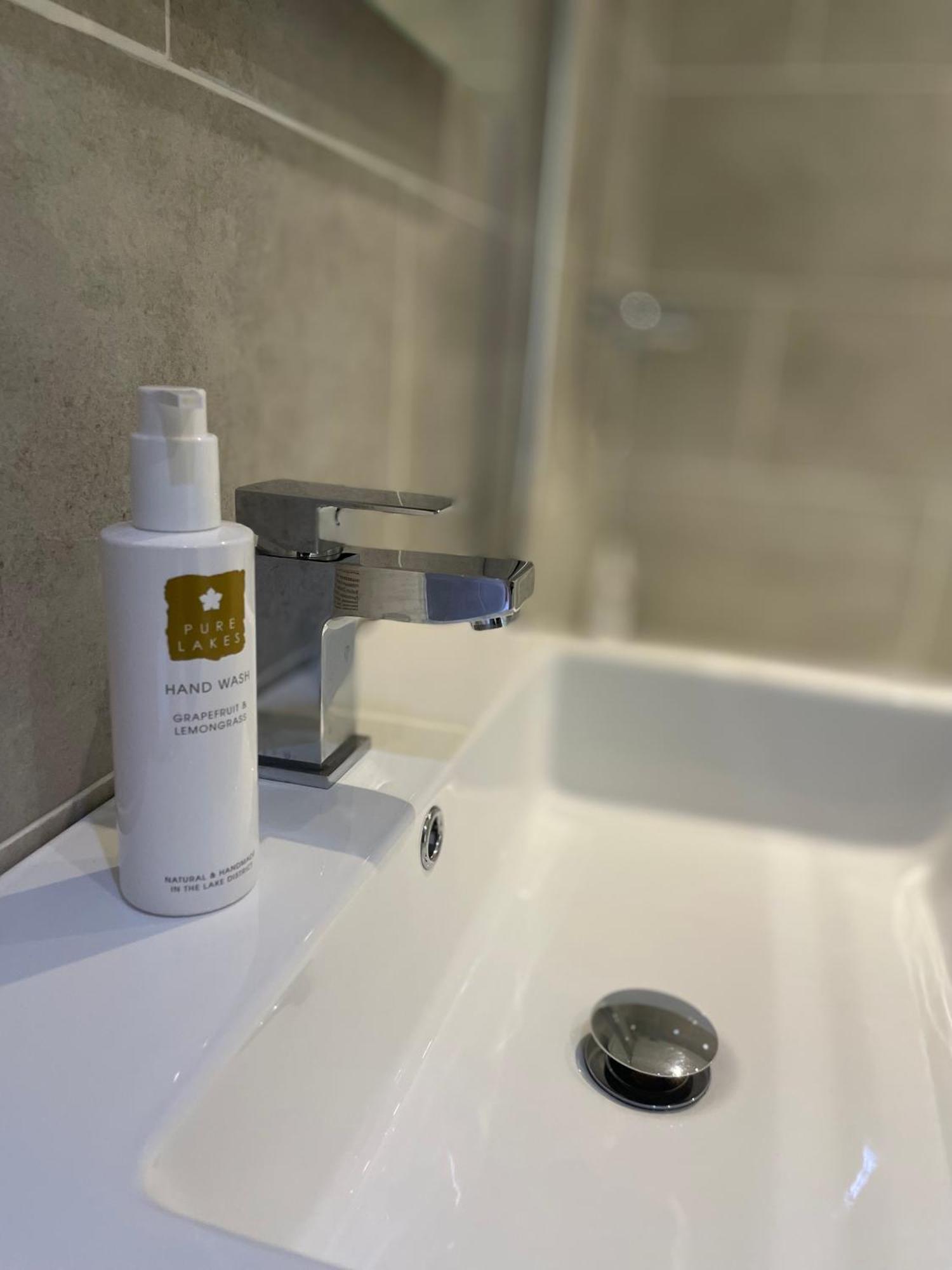 Royal Hotel Dockray Екстериор снимка